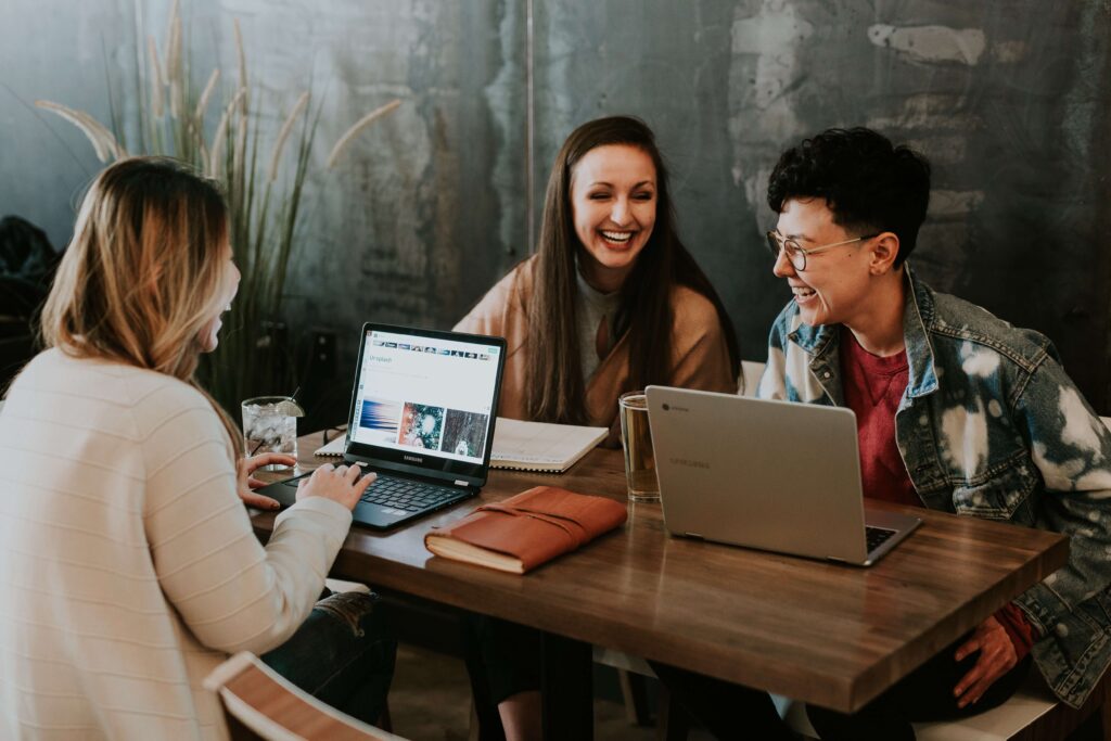 Protéger ses employés et booster le flux de travail : 7 stratégies éprouvées