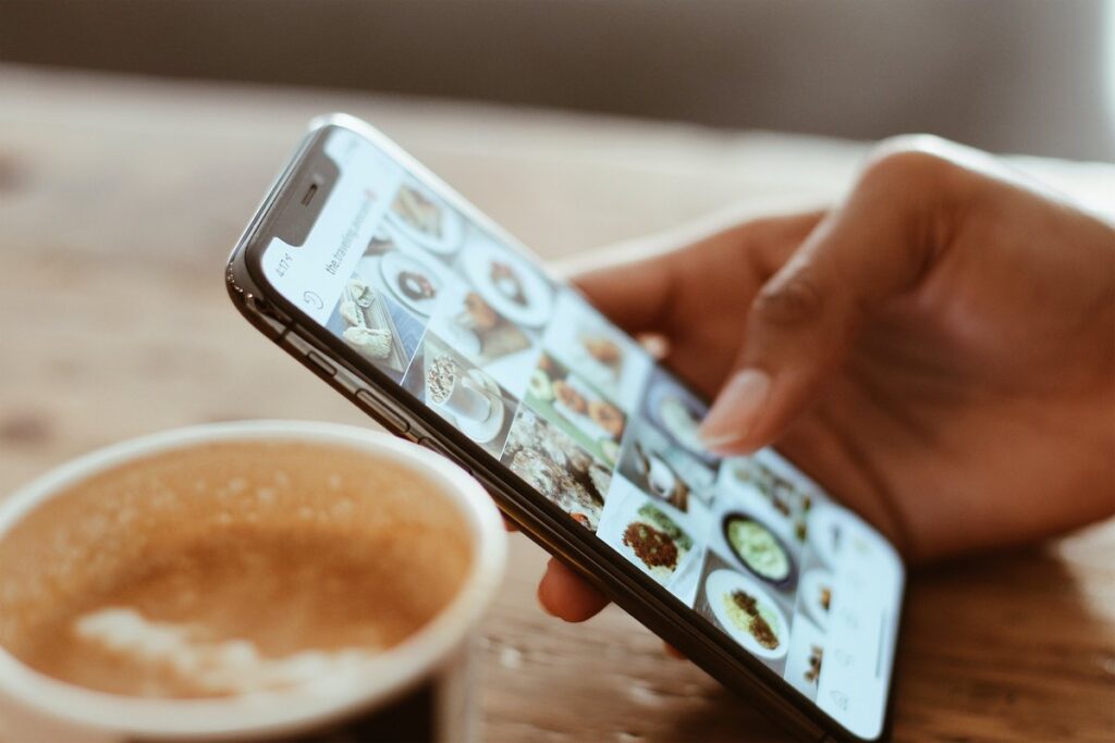 5 Façons de Créer un Collage Photo pour Instagram Story (Guide 2024)