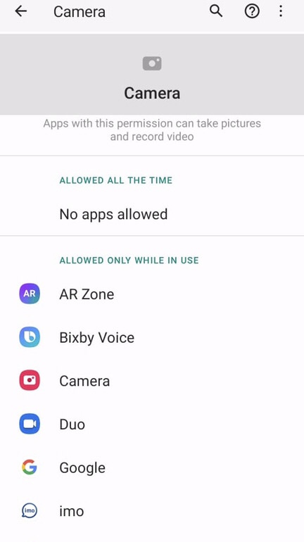 Liste des applications non autorisées et autorisées à accéder à la caméra.  Appuyez maintenant sur l'une des applications que vous souhaitez autoriser ou refuser.