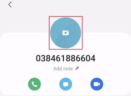 Appuyez sur le profil du numéro pour ajouter une image.