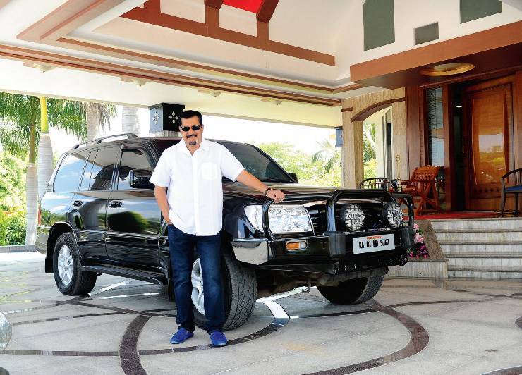 Le milliardaire de la pègre Don Muthappa Rai et ses voitures exotiques chères : Toyota Land Cruiser à Land Rover Range Rover