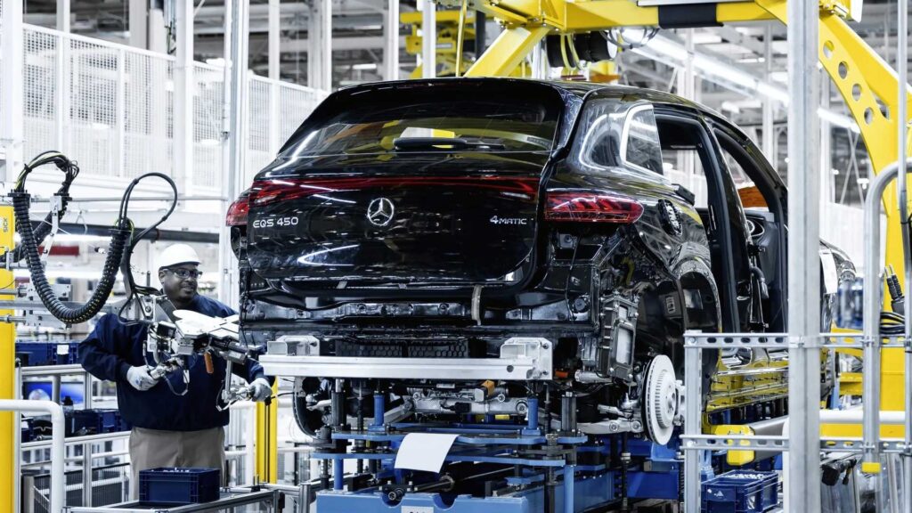 Le SUV Mercedes EQS devient le premier véhicule électrique de la marque produit aux États-Unis