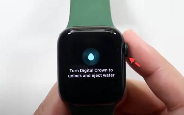Comment évacuer facilement l'eau d'une Apple Watch 7 [2022]