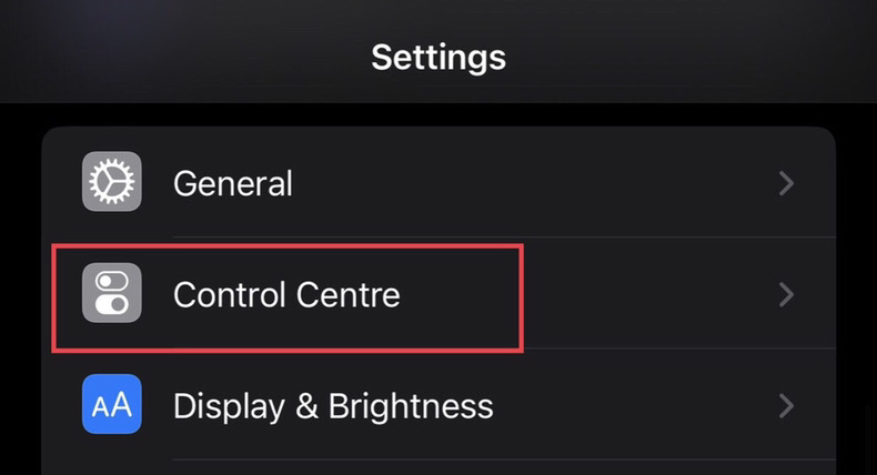 Appuyez sur "Centre de contrôle" dans le menu des paramètres.