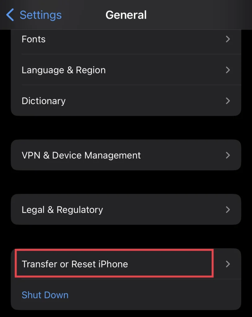 Sélectionnez le "Transférer et réinitialiser l'iPhone" option.