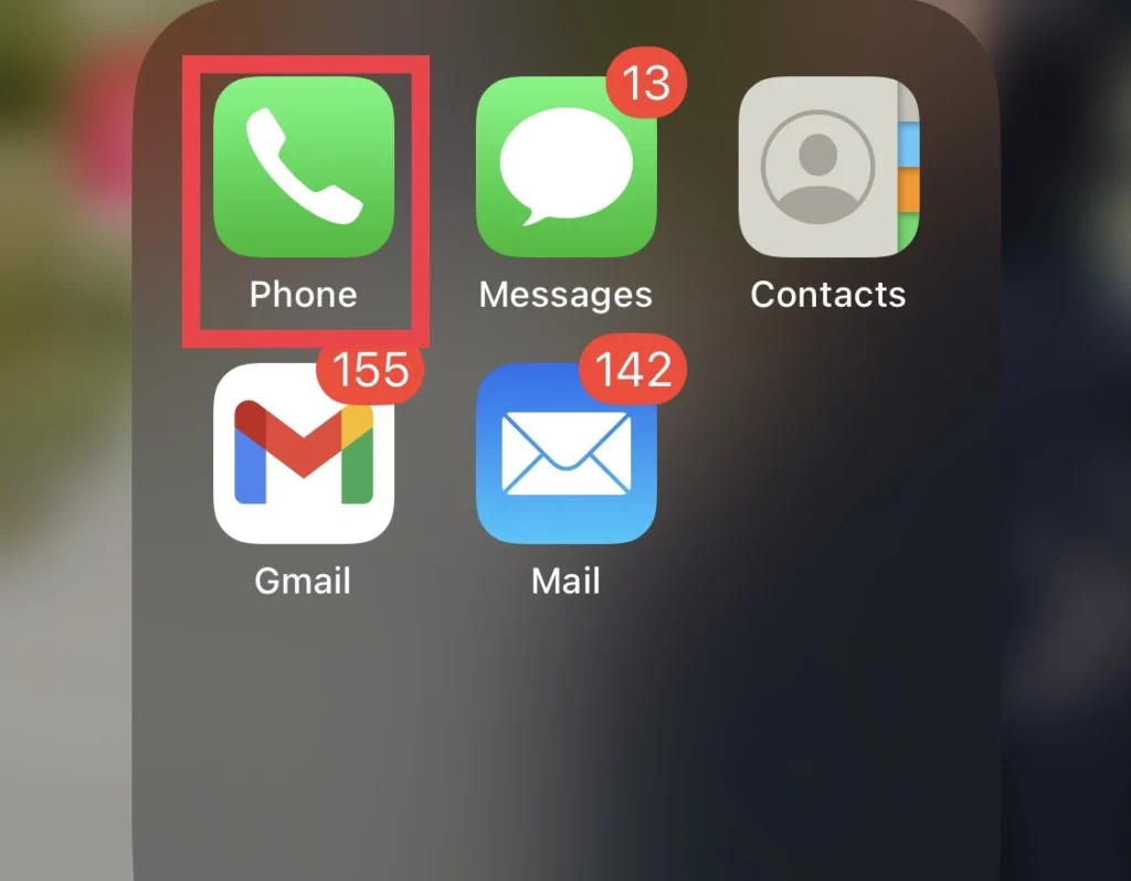 Ouvrez le "Téléphoner" application.